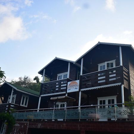 Coastal Bay Inn アリバグ エクステリア 写真