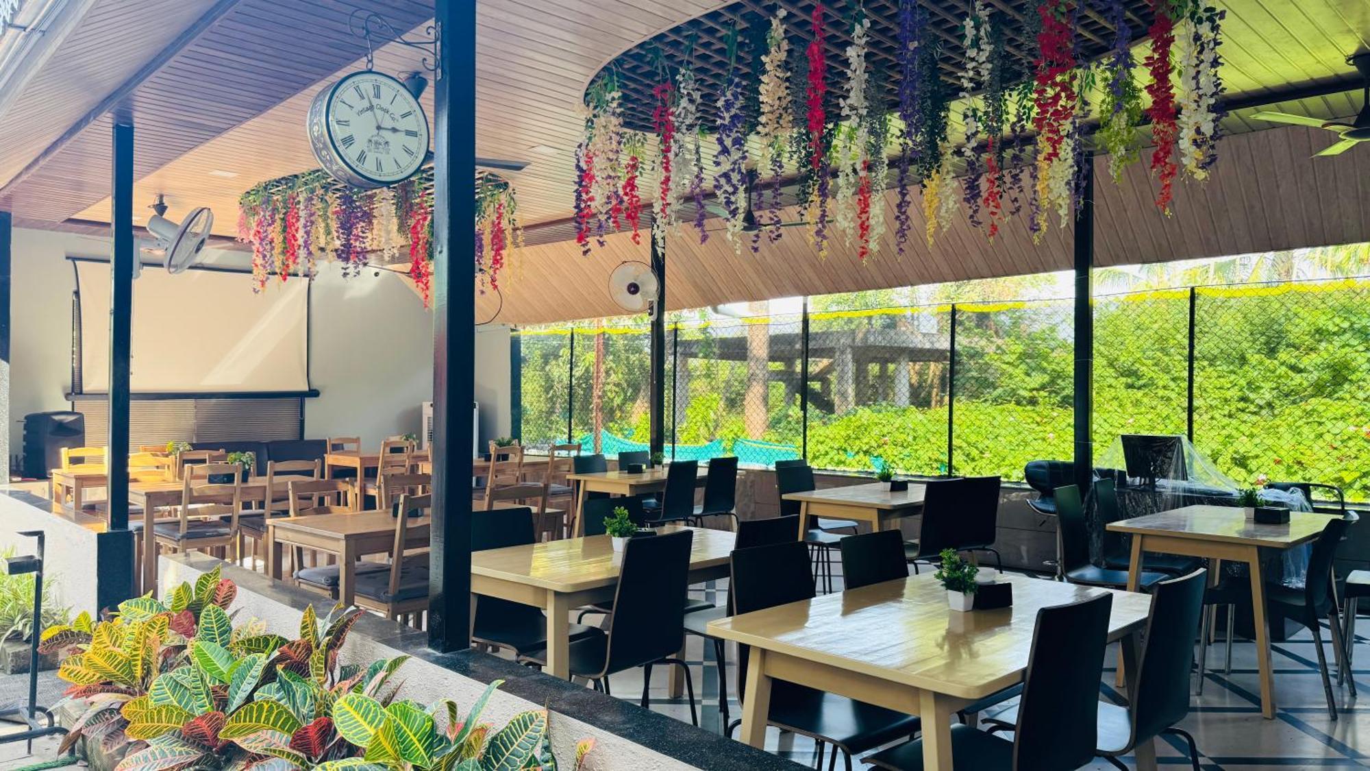 Coastal Bay Inn アリバグ エクステリア 写真