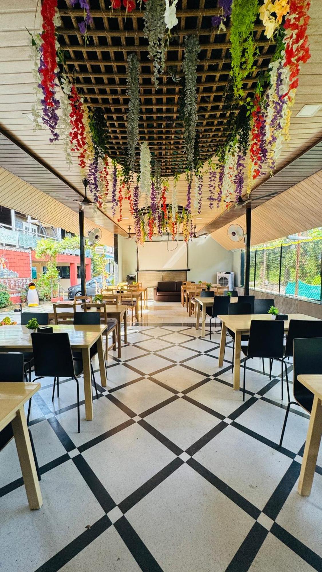 Coastal Bay Inn アリバグ エクステリア 写真